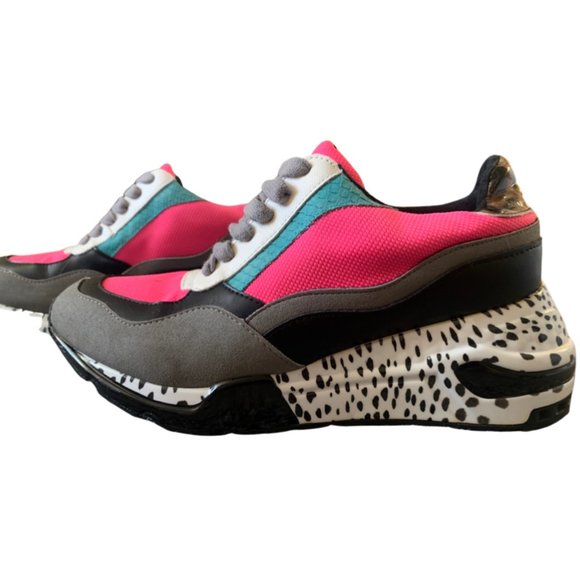 Steve Madden Women's Bright Multicolor 'Blazer' Sneaker - Picture 4 of 5